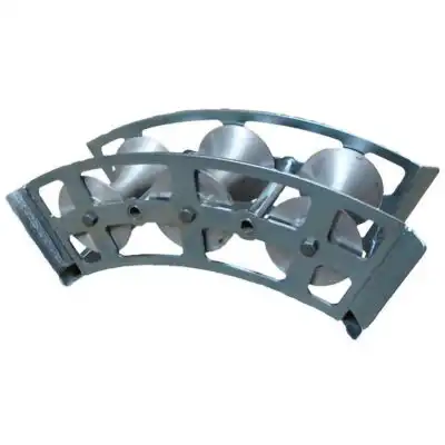 Trench manhole roller guide for 45°bend